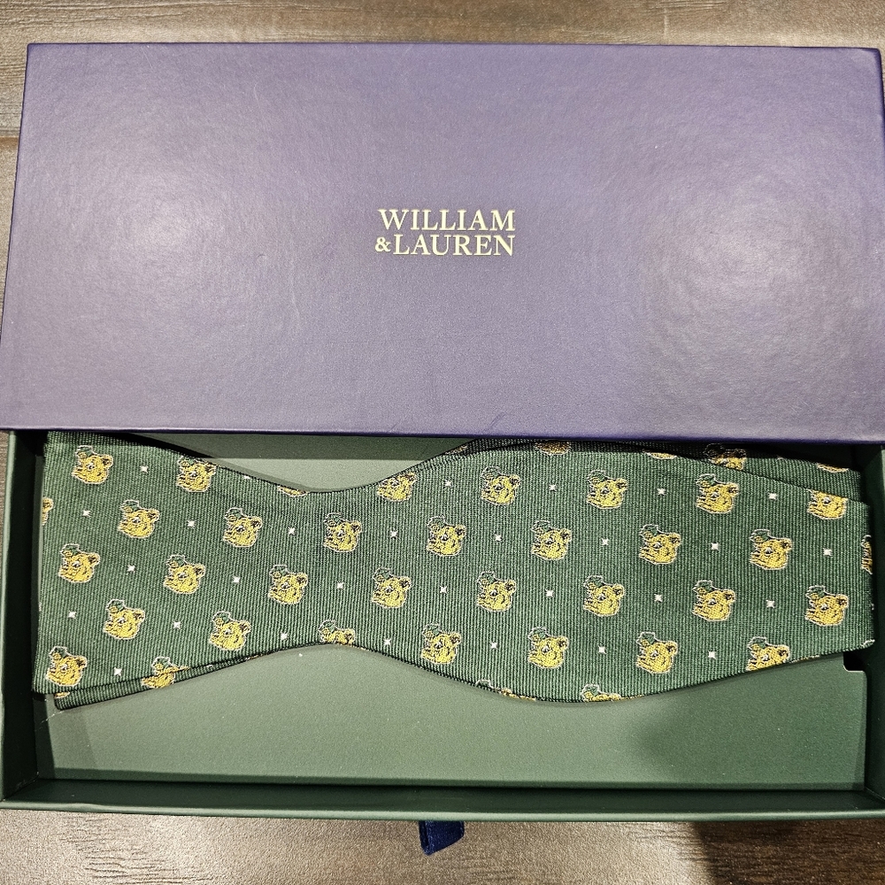 NIB- 100% Silk, Baylor Bears, High-Quality Bowtie. Features Baylor Colors/Logo.